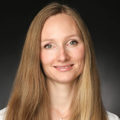 Hildebrandt_Sara_2046x2046 Sara Hildebrandt