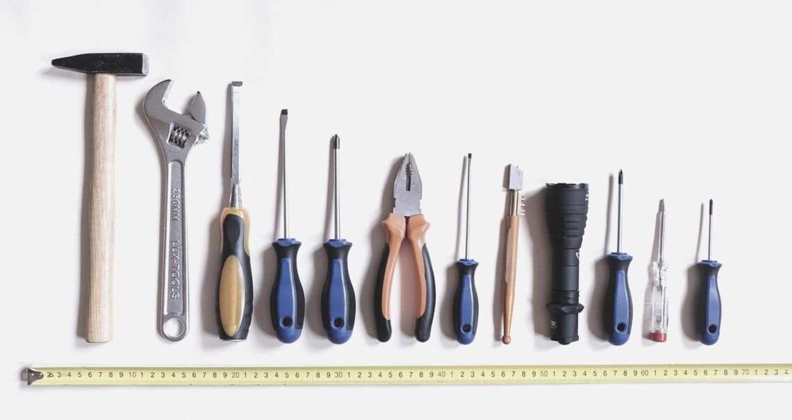 WebsiteOptimieren_Aufmacherbild_Home Tools Lined Up_von Maria_Domnina von pixabay